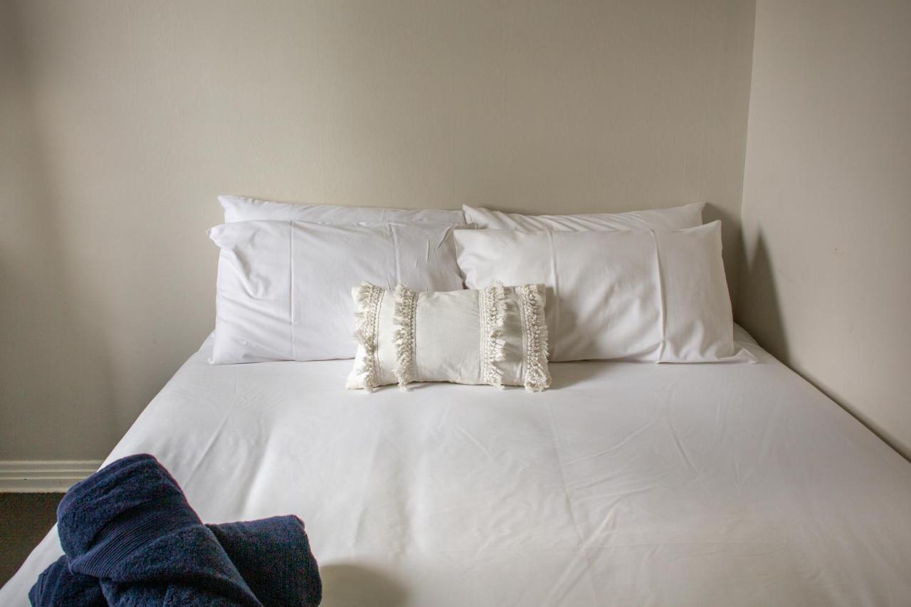 Tates Hotel วินเซอร์ ภายนอก รูปภาพ