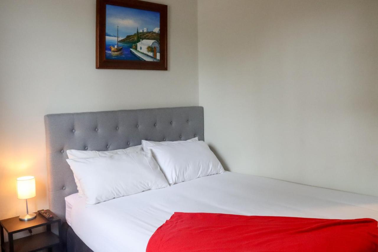 Tates Hotel วินเซอร์ ภายนอก รูปภาพ